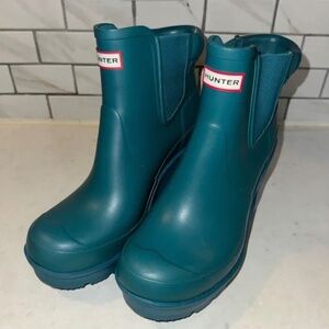 Hunter block heel Chelsea style boots
